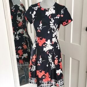 Vince Camuta navy blue floral cocktail, careerwear dress with pockets. Size 0